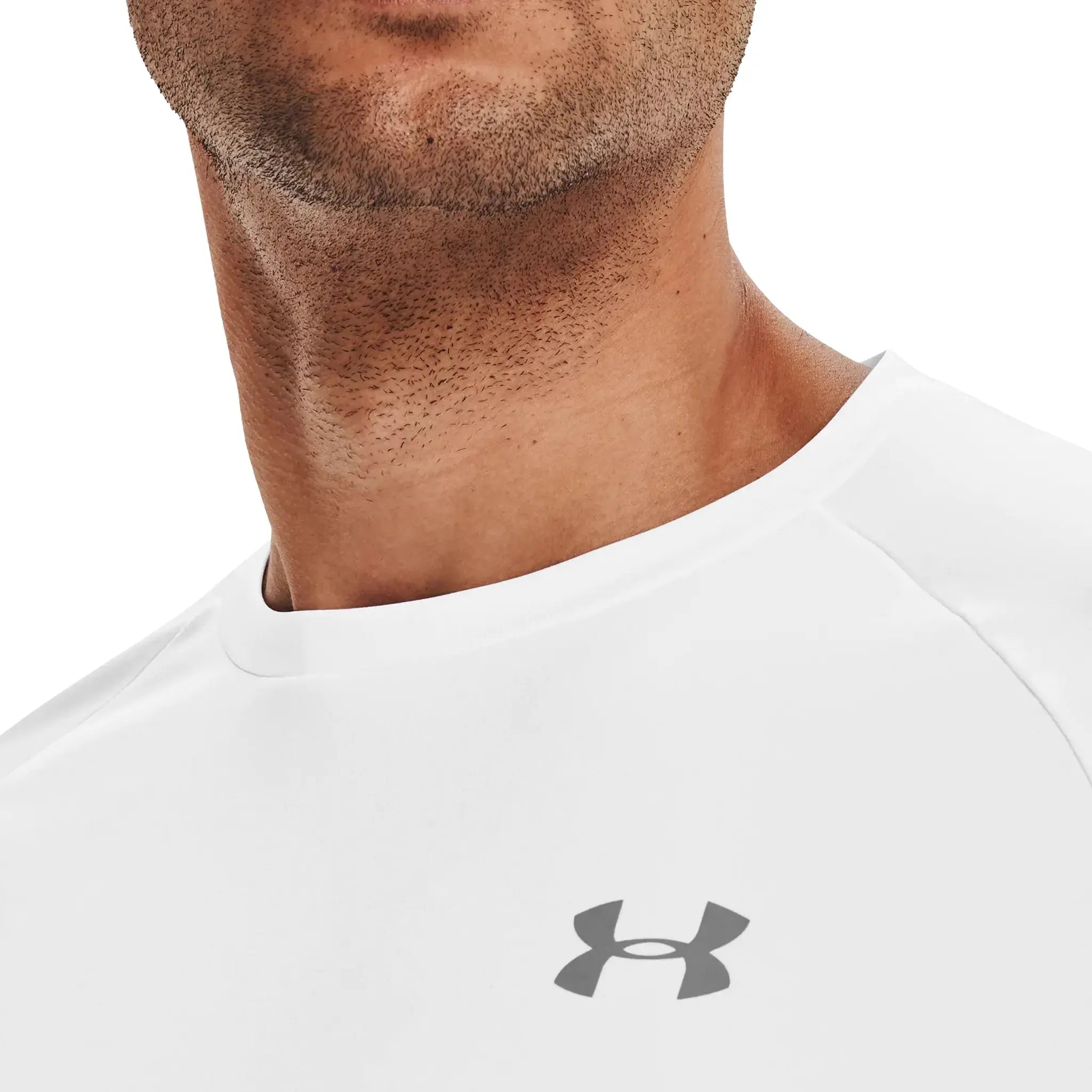 Model chest view of Under Armour Ua Tech White Black T Shirt & Shorts 1326413 | 1383356